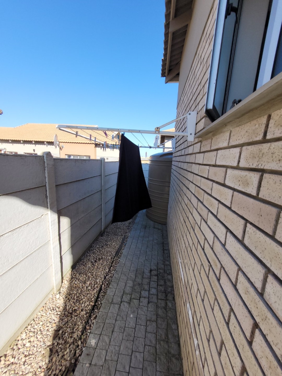 To Let 3 Bedroom Property for Rent in Mooikloof Country Estate Western Cape